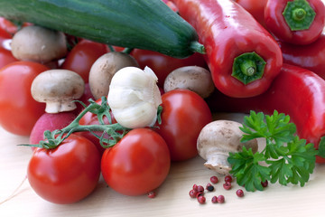 gemüse mix mit paprika,tomate ,radieschen