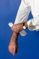 Aermel hochkrempeln, Symbolfoto