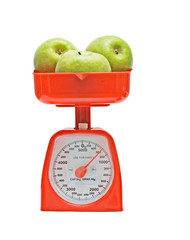 Kitchen scale weighting apples