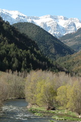 Sierra del Cadi et riu Segre
