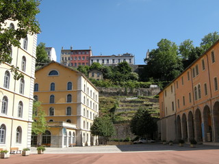 cour des Subsistances et jardins suspendus,lyon