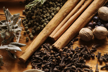 Erbe e spezie miste © Comugnero Silvana