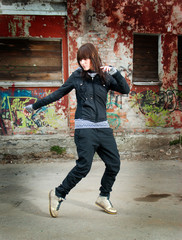 l hip hop style dancer posing