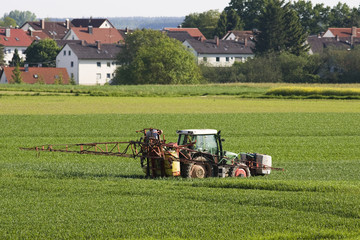 Traktor auf dem Feld