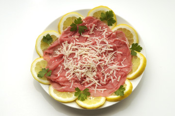 Bovino - Carpaccio e grana - Antipasti di carne