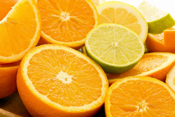 Orangen und Limetten