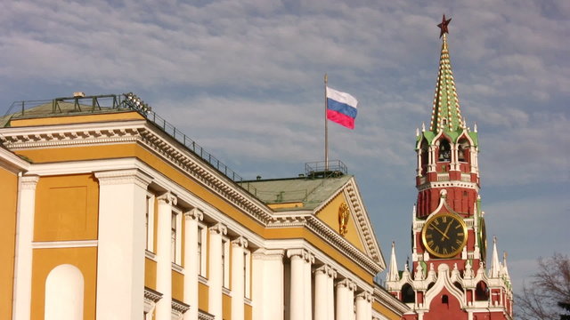 clock tower kremlin moscow