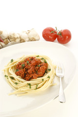 selbstgemachte Spagetti mit Tomatenhacksosse