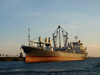 Naklejka premium ship in the suez canal