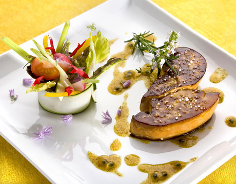 foie gras po&eacute;l&eacute;,