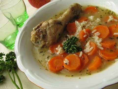 Möhren-Reis-Eintopf mit Hähnchenschenkel