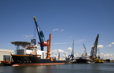 Support vessel