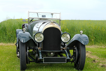 Une voiture de collection.