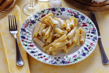 Maccheroni con formaggio - Primi toscana