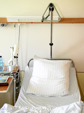 Krankenhausbett Photos Royalty Free Images Graphics Vectors Videos Adobe Stock