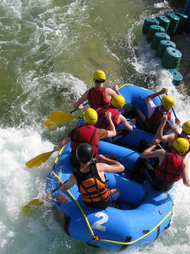 Rafting im Wildwasserkanal