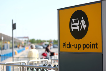 parcheggio taxi e bus