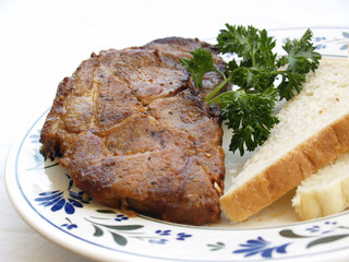 Thüringer Rostbrätel mit Brot und Petersilie 4