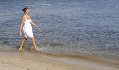 Fototapeta premium Beach Morning Stroll 8
