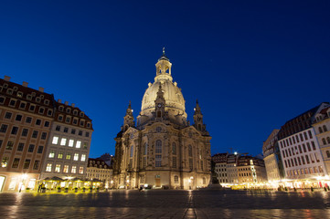 Fototapeta na wymiar Frauenkirche bei Nacht