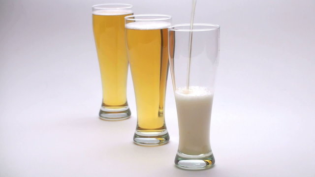Three beer pour - HD