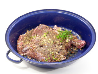 Wildschweinkeule im Bräter