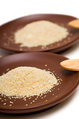 Spice of garlic in brown dishes