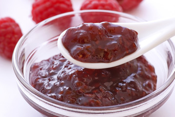 Marmelade auf Löffel