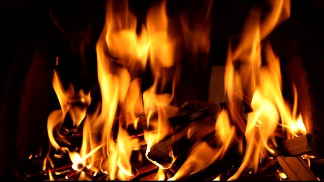 feu de chemin&eacute;e