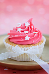 Obraz na płótnie Canvas Pink cupcake