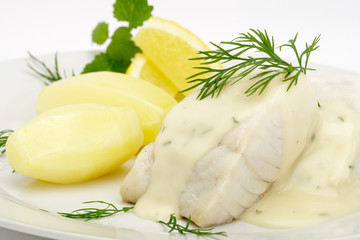 Seelachsfilet Dillsoße, Salzkartoffeln