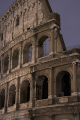 le colis&eacute;e de Rome &agrave; la tomb&eacute;e de la nuit