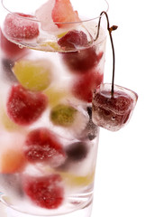 Erfrischung mit gefrorenen Obst