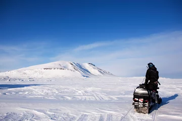 Rolgordijnen Winter Adventure Guide © Tyler Olson