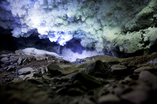 Ice Cave © Tyler Olson