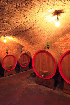 Weinkeller, Montepulciano,Toskana, Italien