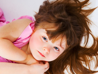 Naklejka premium Portrait of a little girl