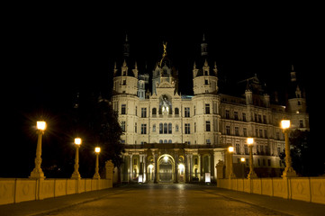 Fototapeta na wymiar Schwerin at night