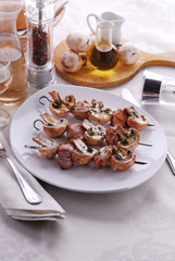 Spiedini di coniglio e champignon - Secondi di carne