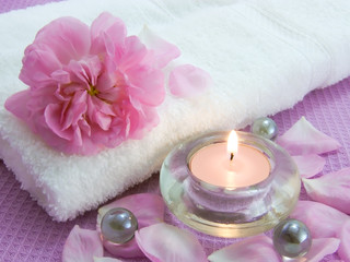 Body relax composition, aromatic candle and petals of rose