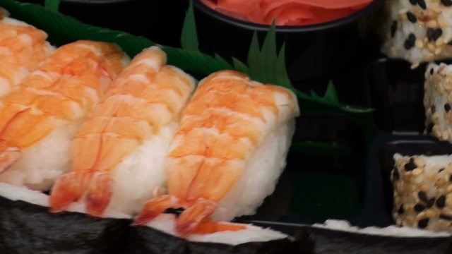 Sushi display zoom out - HD