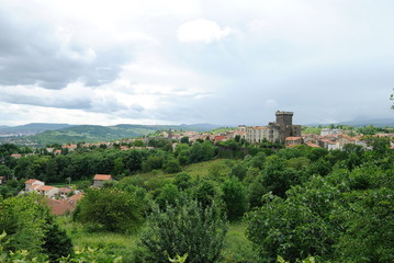 Fototapeta na wymiar Châteauguay : village d’Auvergne