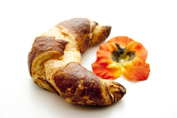 Croissant mit Blüte