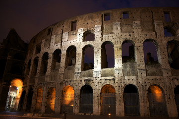 Fototapeta premium gros plan du colisée à Rome
