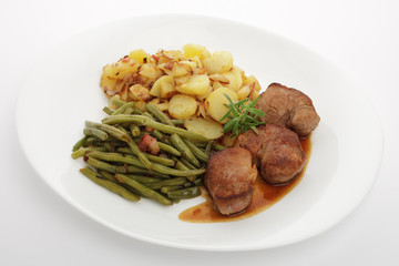 Schweinefilet mit Bohnen und Bratkartoffeln