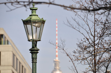 Fototapeta na wymiar Berliner Straßenlaterne