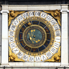 Brescia: orologio in Piazza della Loggia