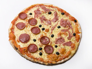 Pizza Salami Schinken
