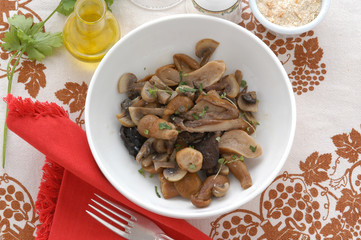 Porcini e champignon alle erbe - Contorni Emilia Romagna