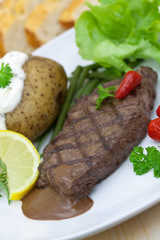 Rumpsteak(Roastbeef) - gegrillt,mit Soße